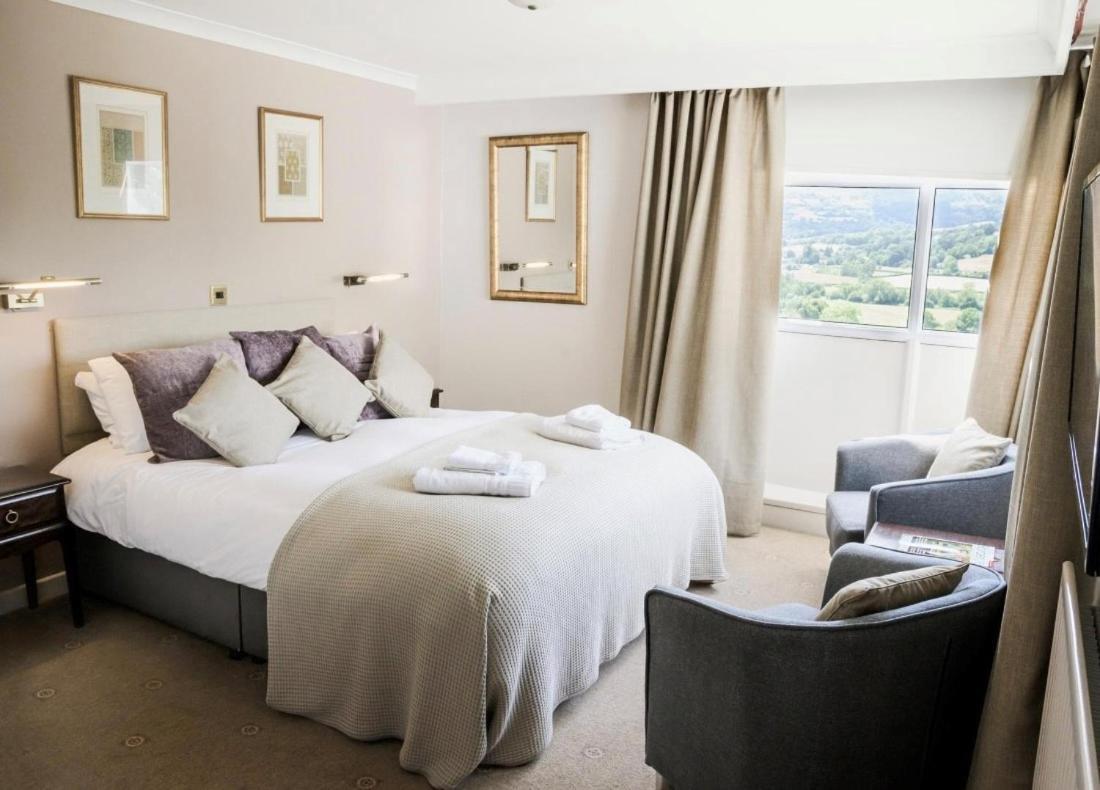 The Manor Hotel Crickhowell Exterior foto