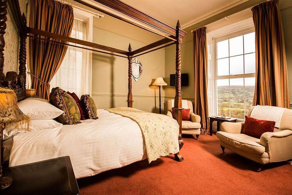 The Manor Hotel Crickhowell Exterior foto