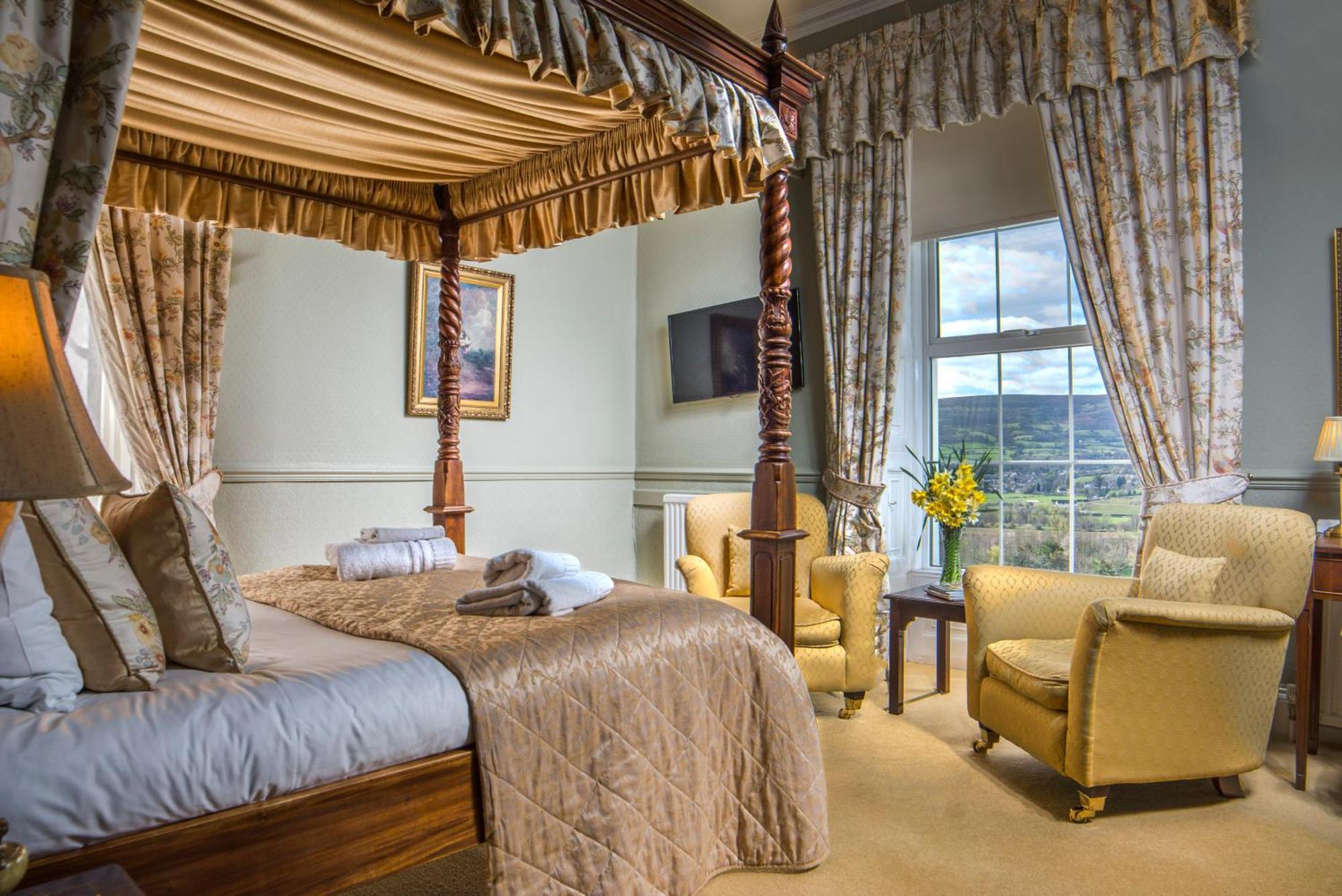 The Manor Hotel Crickhowell Exterior foto