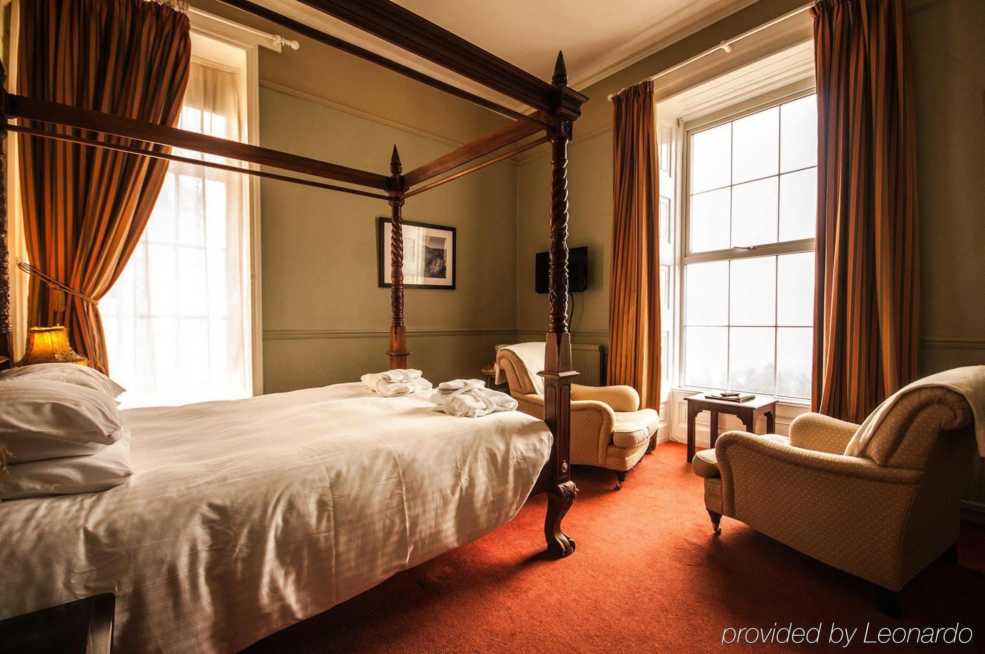 The Manor Hotel Crickhowell Exterior foto