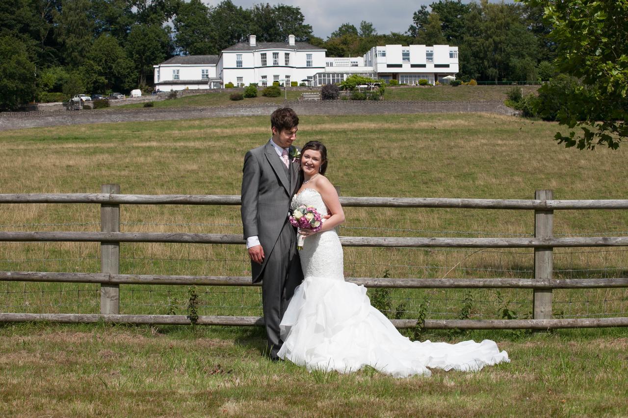 The Manor Hotel Crickhowell Exterior foto