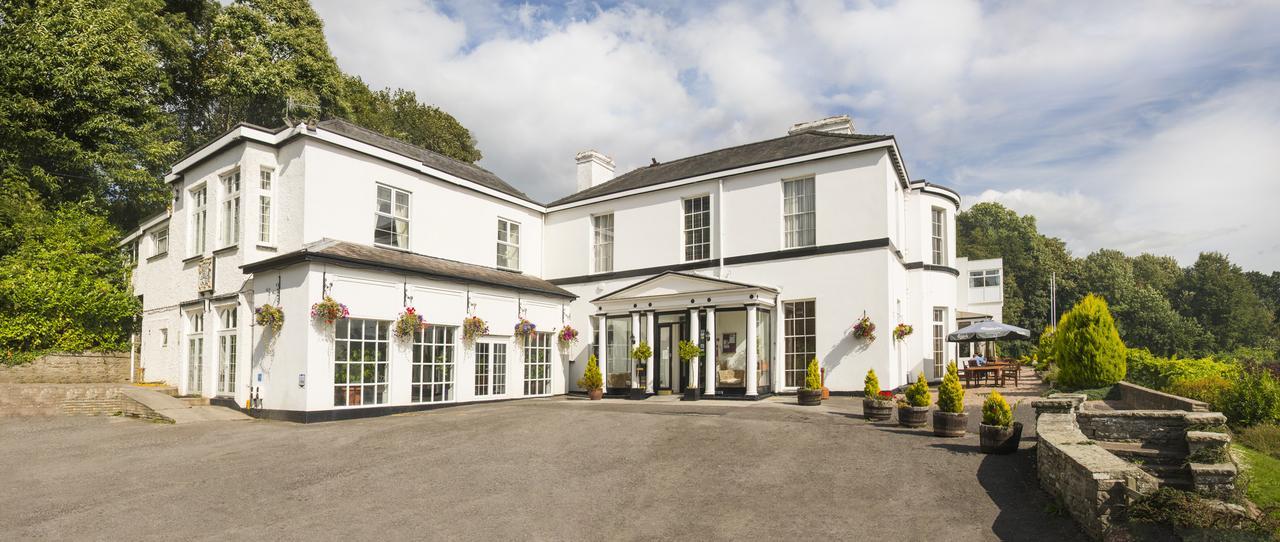 The Manor Hotel Crickhowell Exterior foto