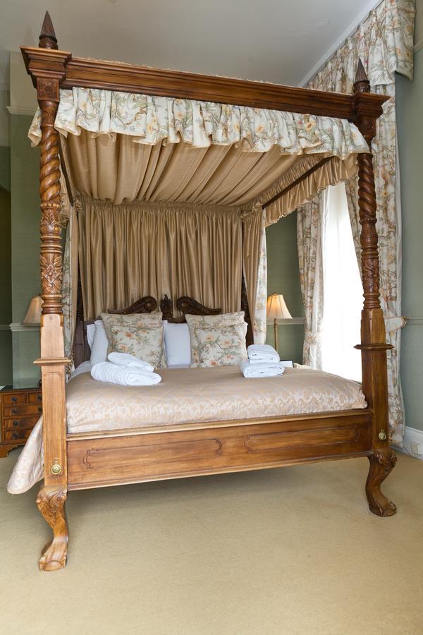 The Manor Hotel Crickhowell Exterior foto
